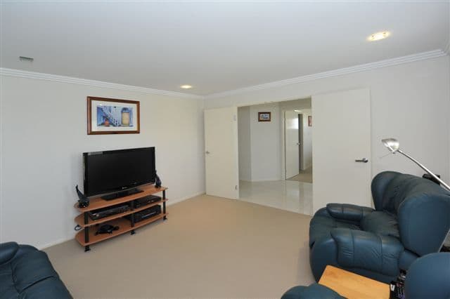 31 Elizabeth Street, WESTBROOK QLD 4350, Westbrook - Thumbnail 2