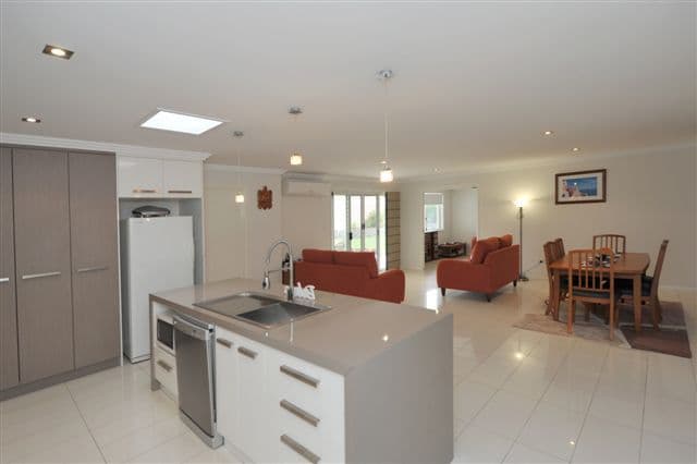 31 Elizabeth Street, WESTBROOK QLD 4350, Westbrook - Thumbnail 4