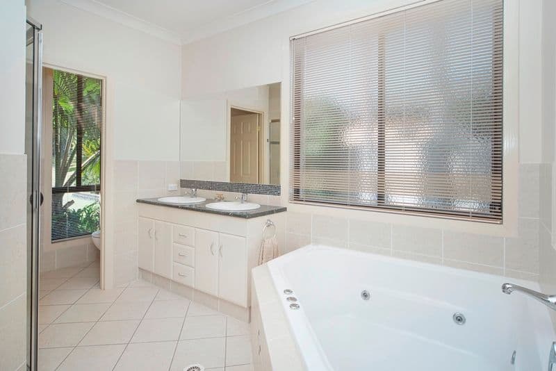 11 Waterside Esplanade, HELENSVALE QLD 4212, Helensvale - Thumbnail 7