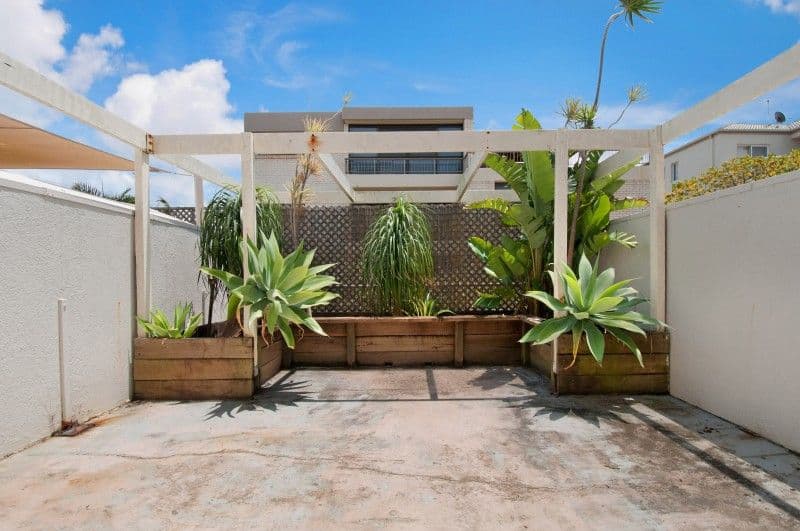 26 Albatross Avenue, MERMAID BEACH QLD 4218, Mermaid Beach - Thumbnail 3
