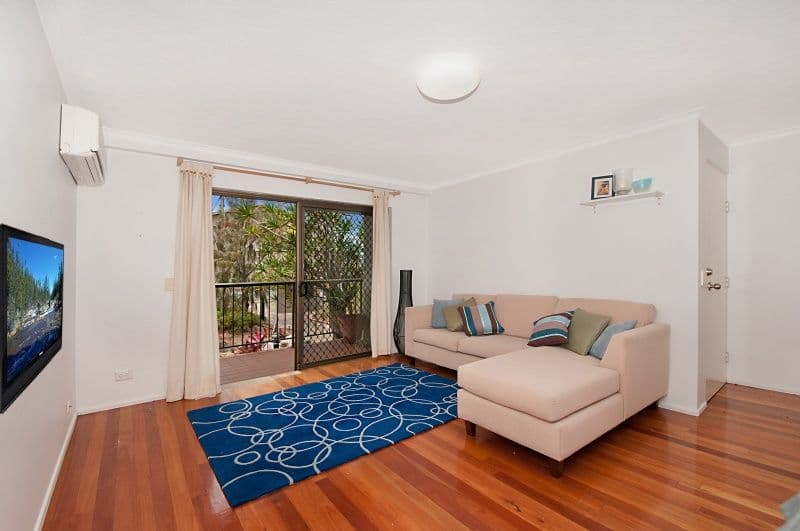 26 Albatross Avenue, MERMAID BEACH QLD 4218, Mermaid Beach - Thumbnail 5
