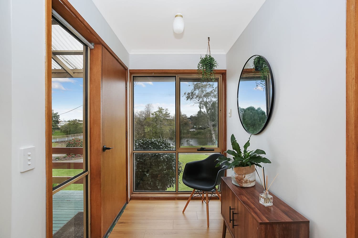 24 Peter Street, Cobden VIC 3266, Cobden - Thumbnail 2