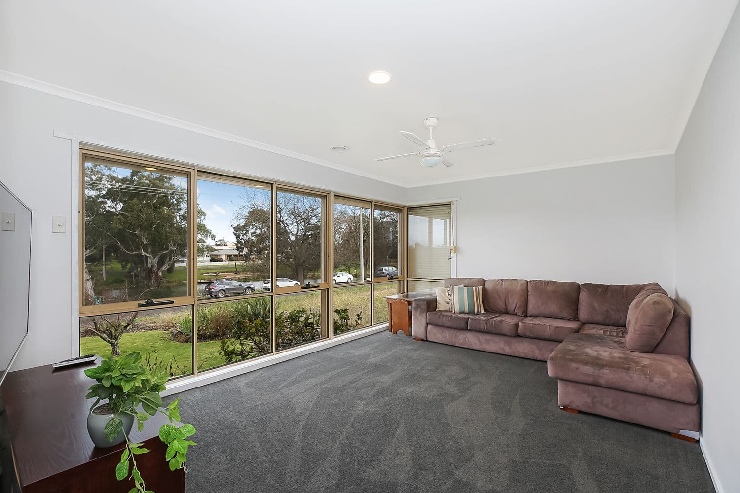 24 Peter Street, Cobden VIC 3266, Cobden - Thumbnail 6