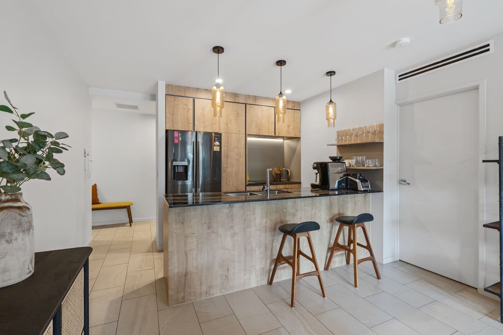 15 Roseglen Street, Greenslopes QLD 4120, Greenslopes - Thumbnail 3