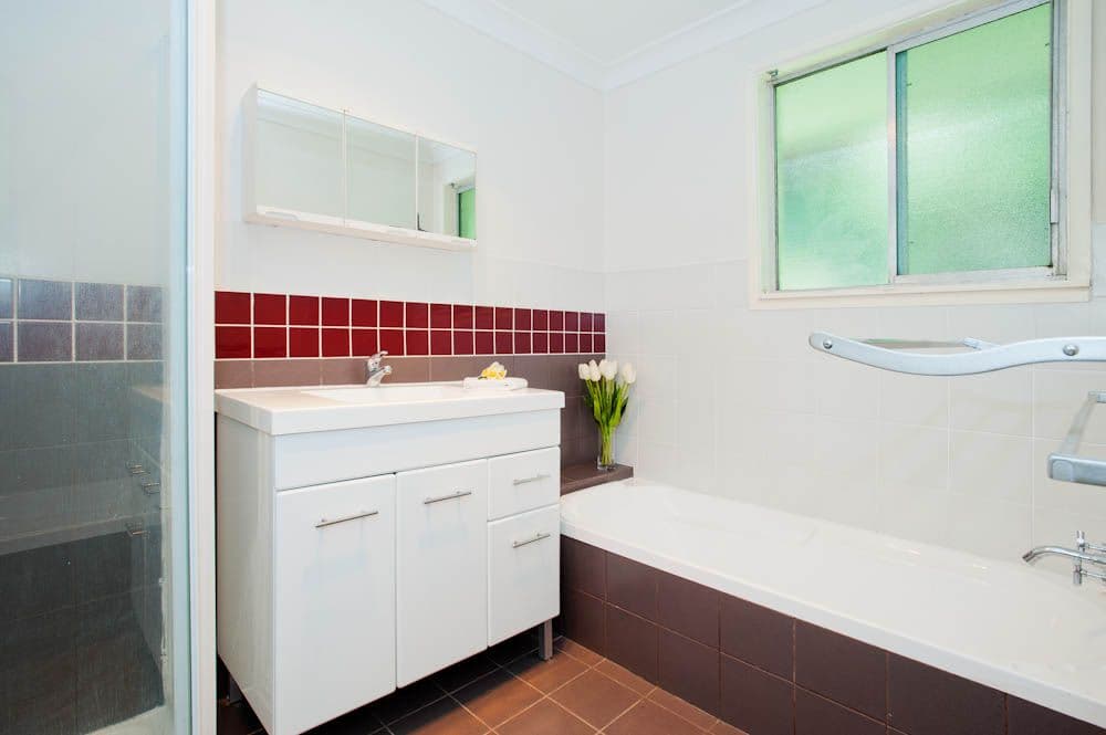 1 Dodwell Street, HOLLAND PARK WEST QLD 4121, Holland Park West - Thumbnail 4