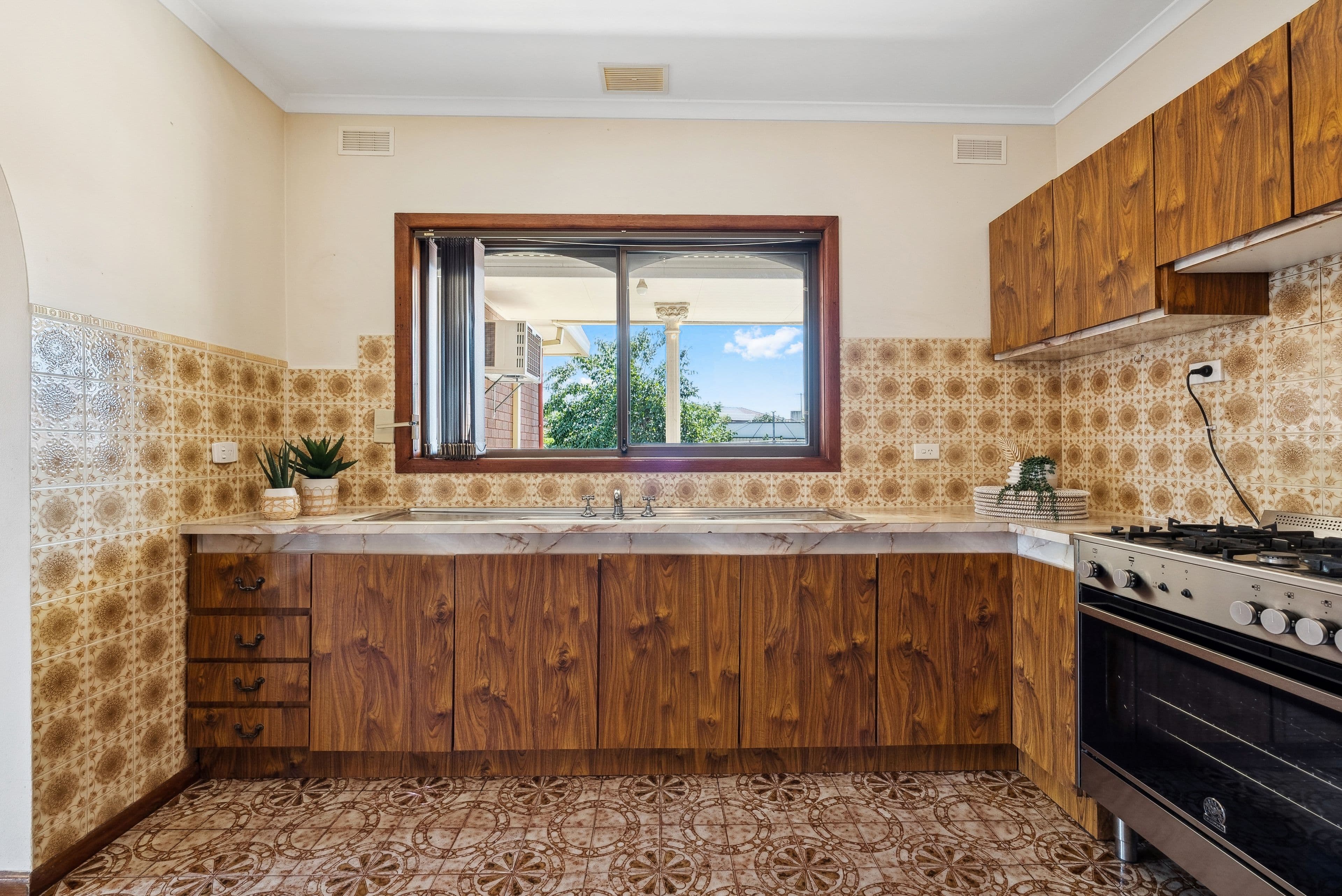 76 Pallant Avenue, Reservoir VIC 3073, Reservoir - Thumbnail 7