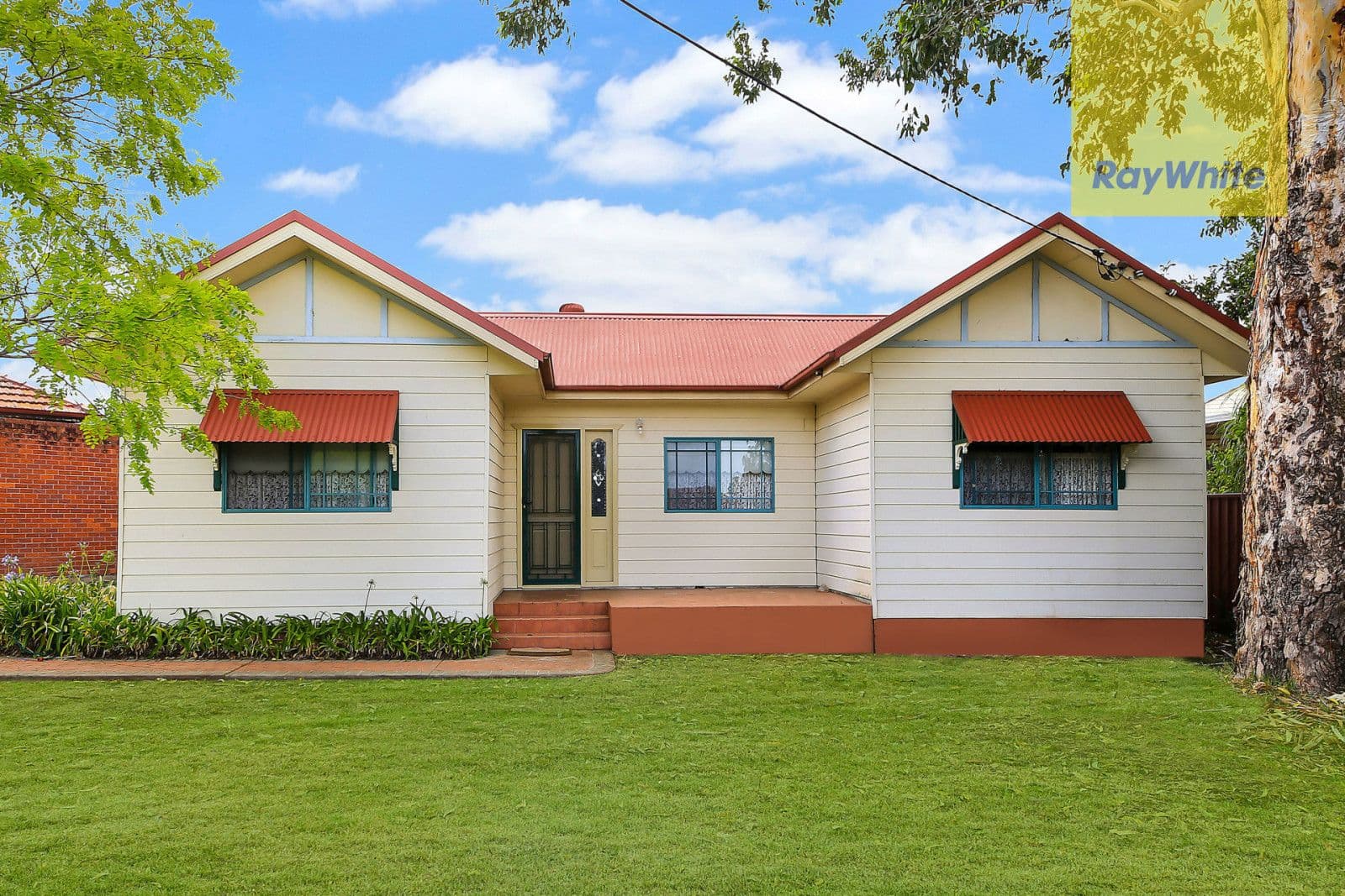 4 Highland Avenue, Toongabbie - Image 1