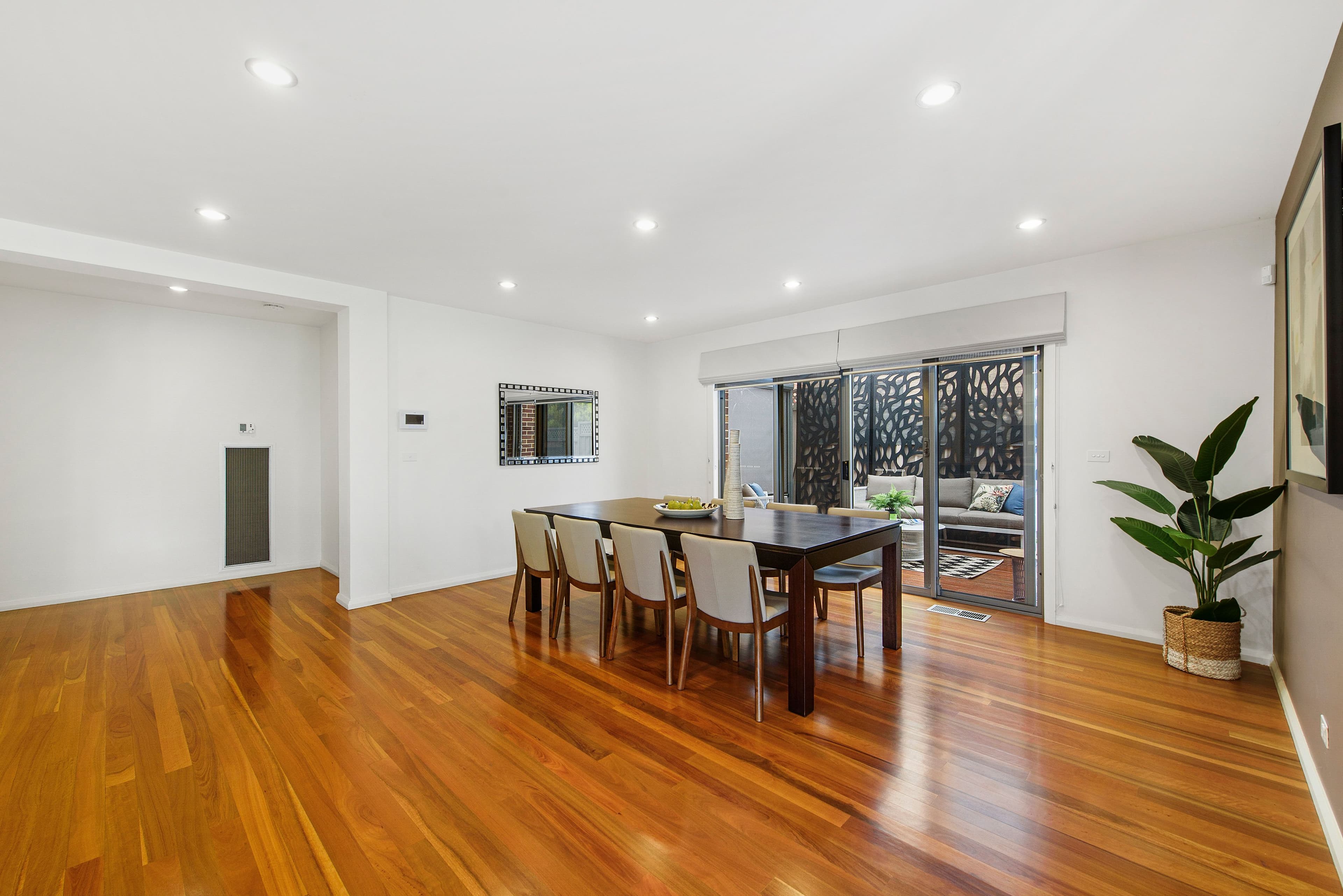 8 Whiteley Parade, Taylors Lakes VIC 3038, Taylors Lakes - Thumbnail 5