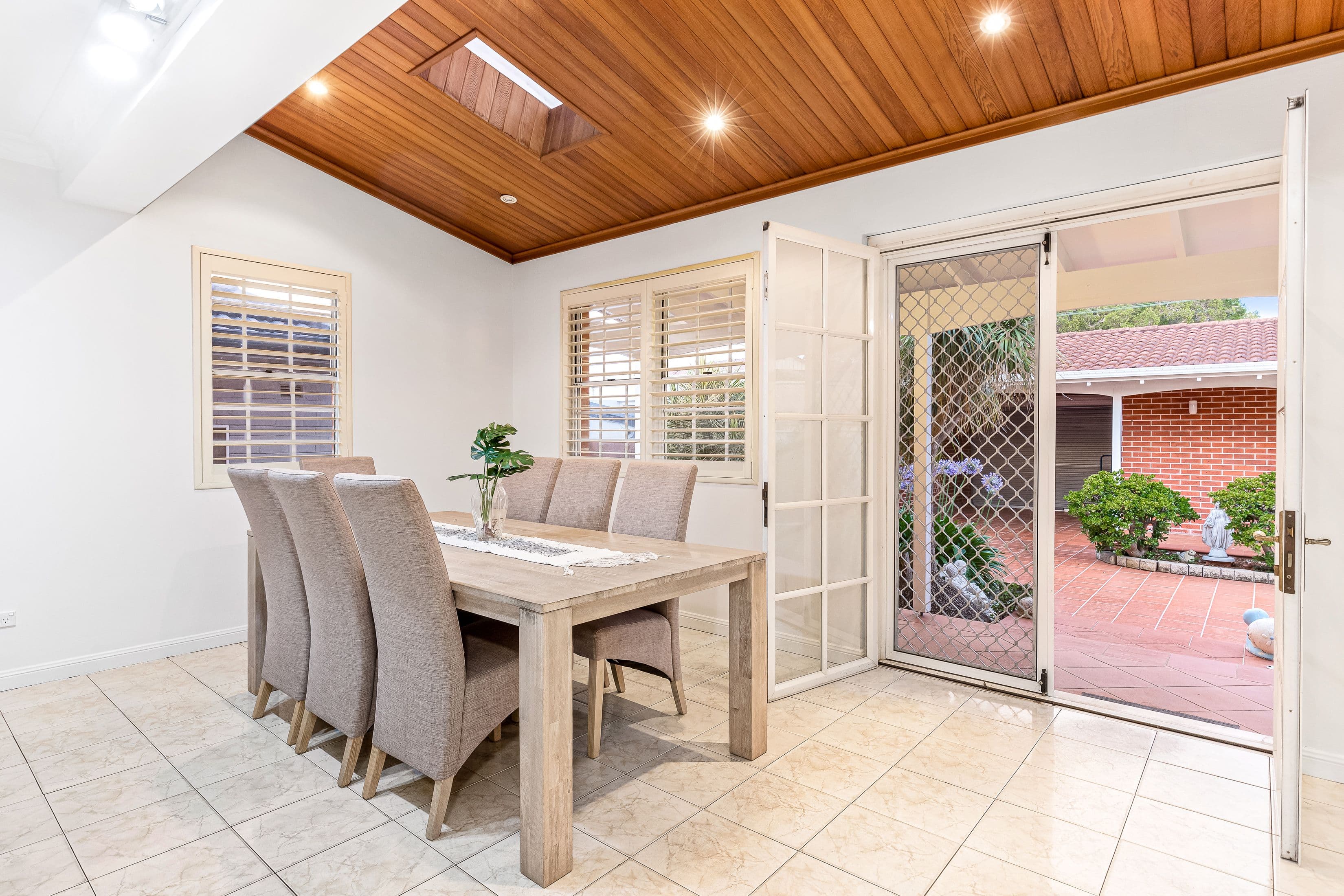 14 Rosemeath Avenue, Kingsgrove NSW 2208, Kingsgrove - Thumbnail 7