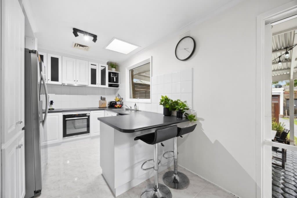 47 Guildford Crescent, Narre Warren - Thumbnail 2