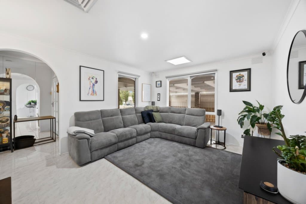 47 Guildford Crescent, Narre Warren - Thumbnail 4