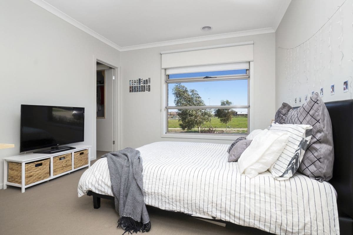 35 Allunga Way, Werribee VIC 3030, Werribee - Thumbnail 4