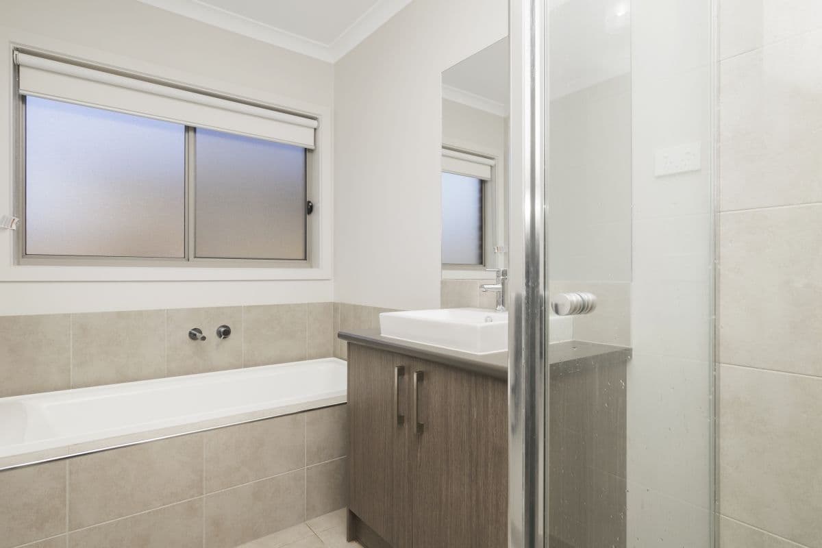 35 Allunga Way, Werribee VIC 3030, Werribee - Thumbnail 5