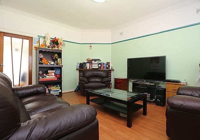 5 Park Avenue, PUNCHBOWL NSW 2196, Punchbowl - Thumbnail 2