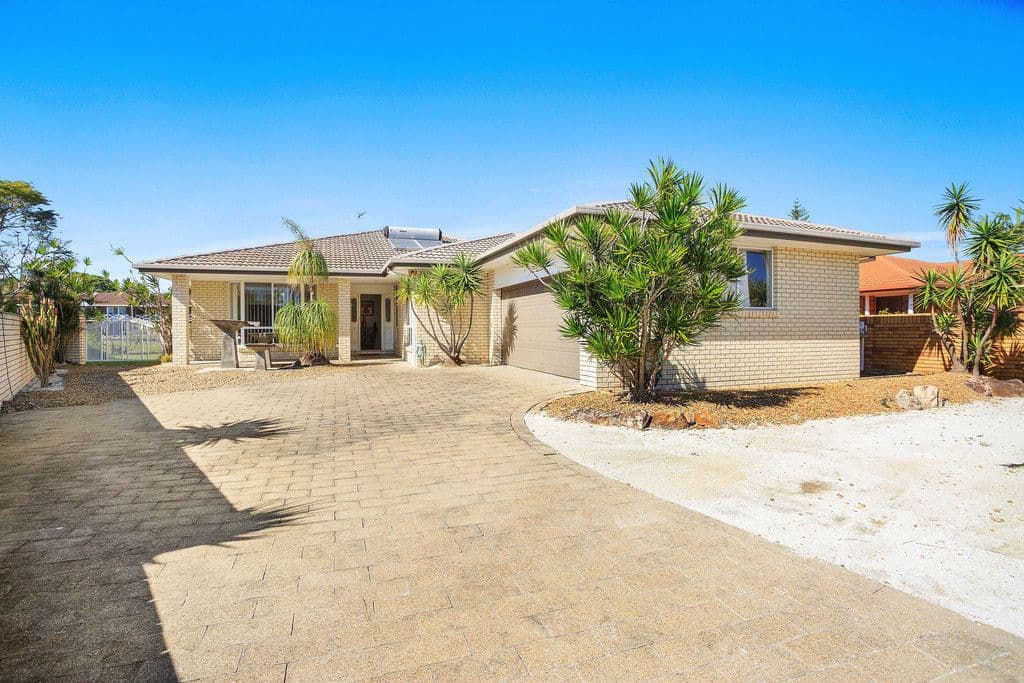 13 Reef Court, Mermaid Waters QLD 4218, Mermaid Waters - Thumbnail 2