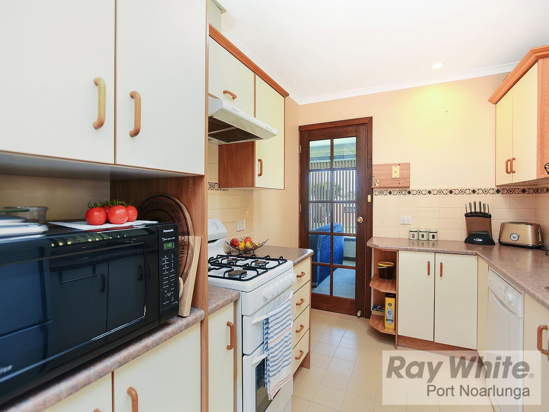 32 Gayundah Crescent, O'Sullivan Beach SA 5166, O'Sullivan Beach - Thumbnail 8