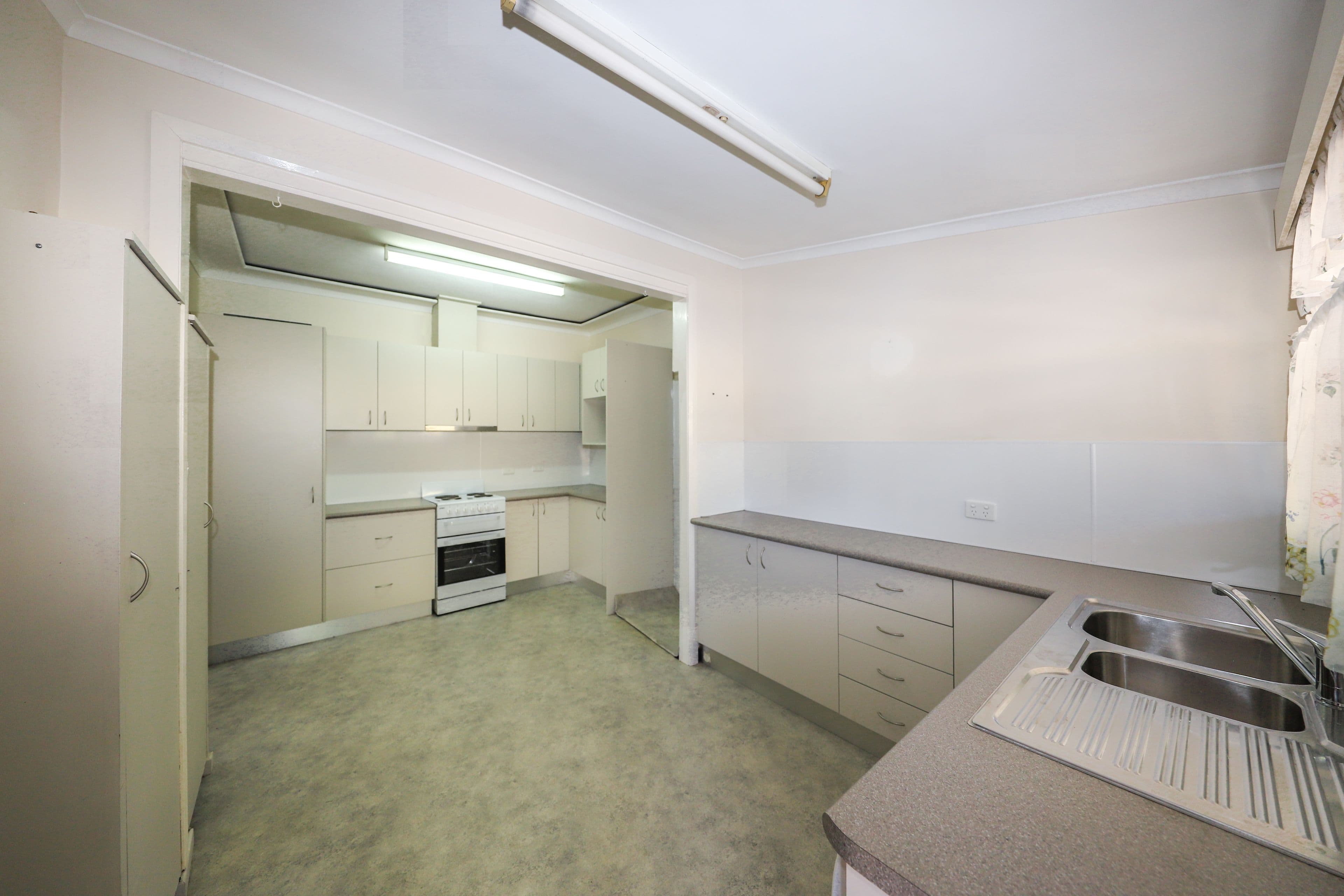 38 Howick Street, Tumut NSW 2720, Tumut - Thumbnail 2