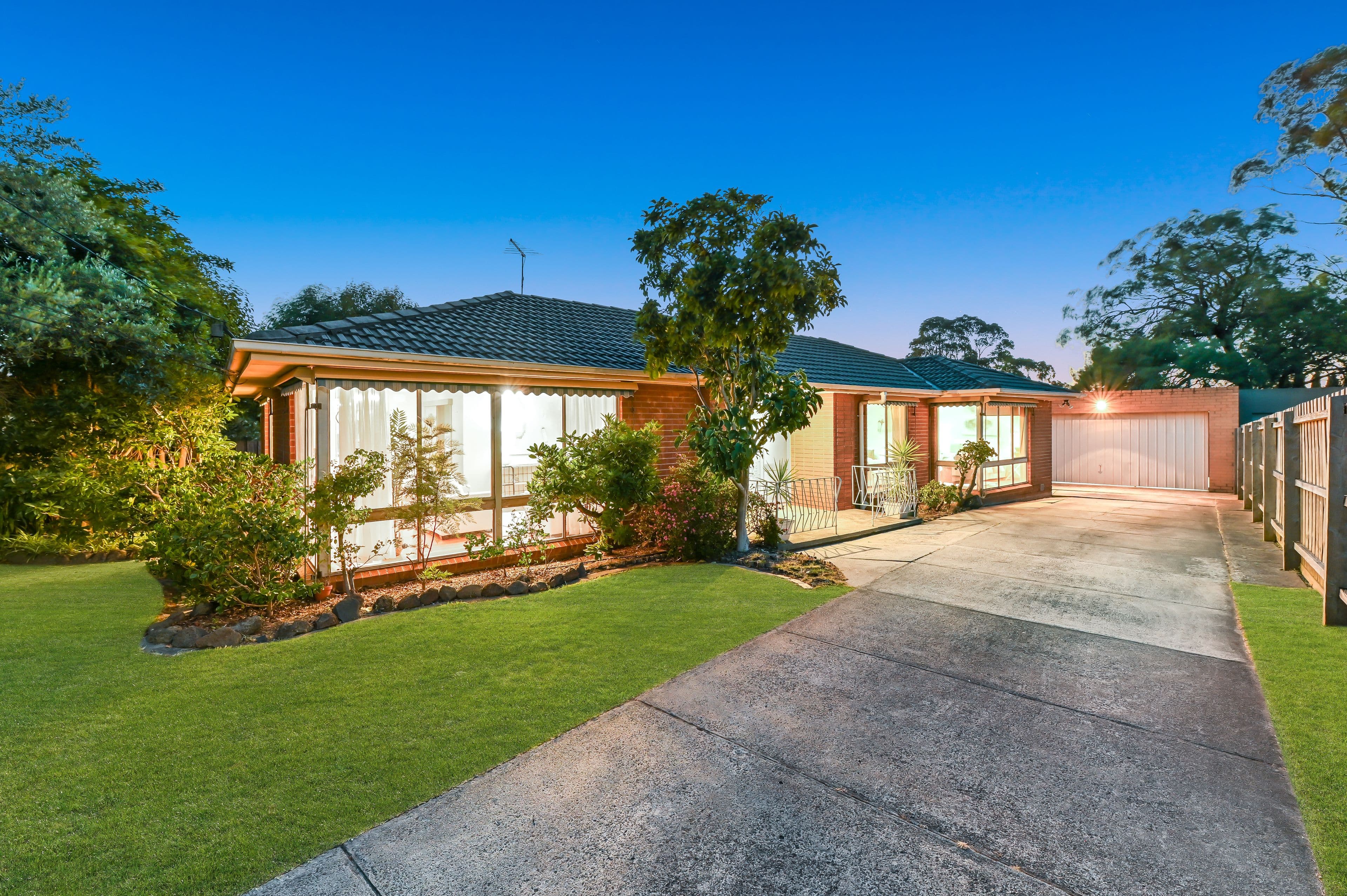 27 Mantova Drive, Wheelers Hill VIC 3150, Wheelers Hill - Image 1