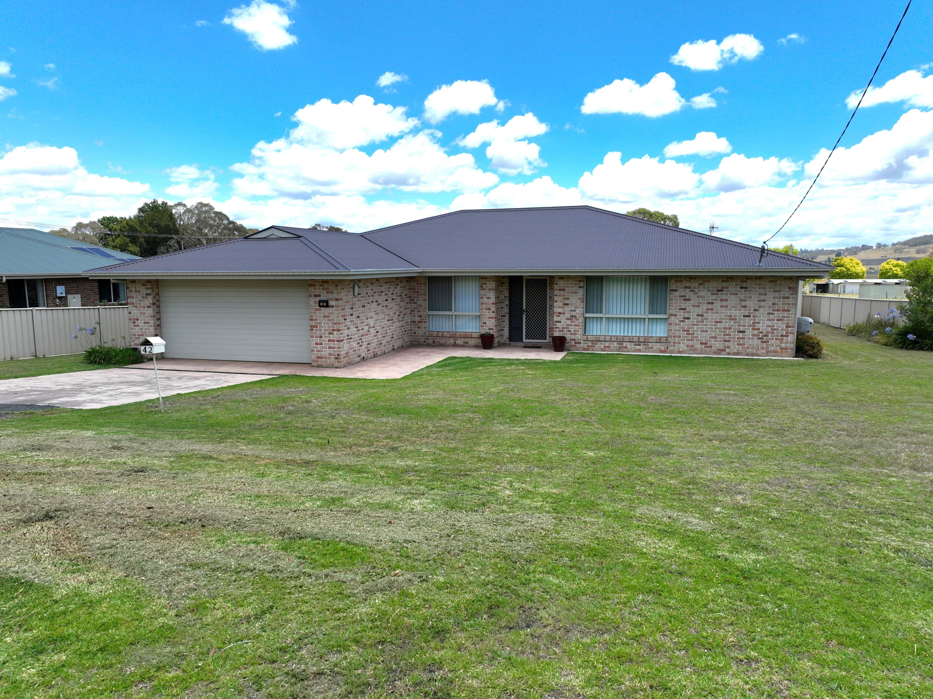 42 Derby Street, Glen Innes NSW 2370, Glen Innes - Image 1