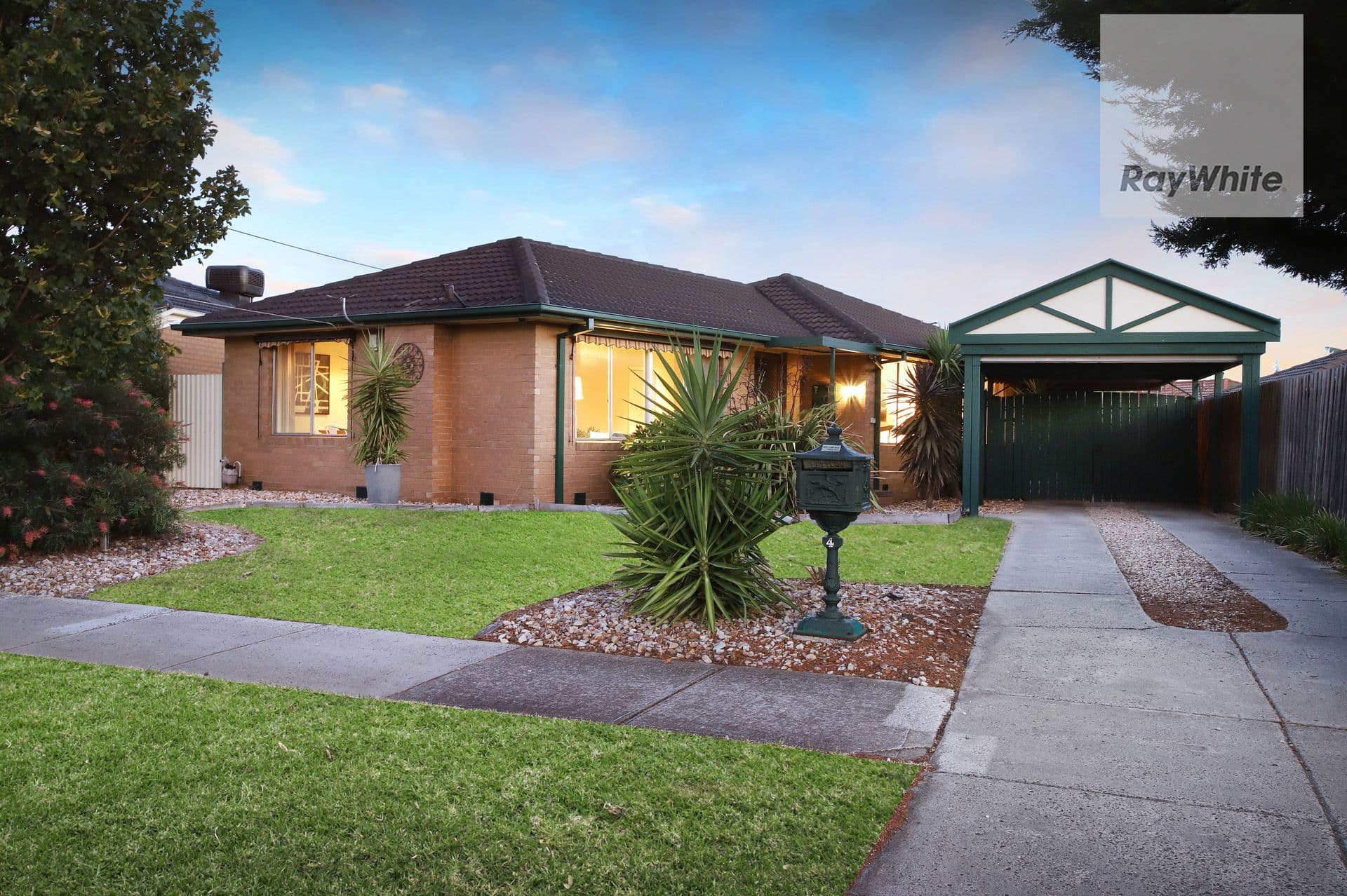 4 Sutton Close, Gladstone Park VIC 3043, Gladstone Park - Image 1
