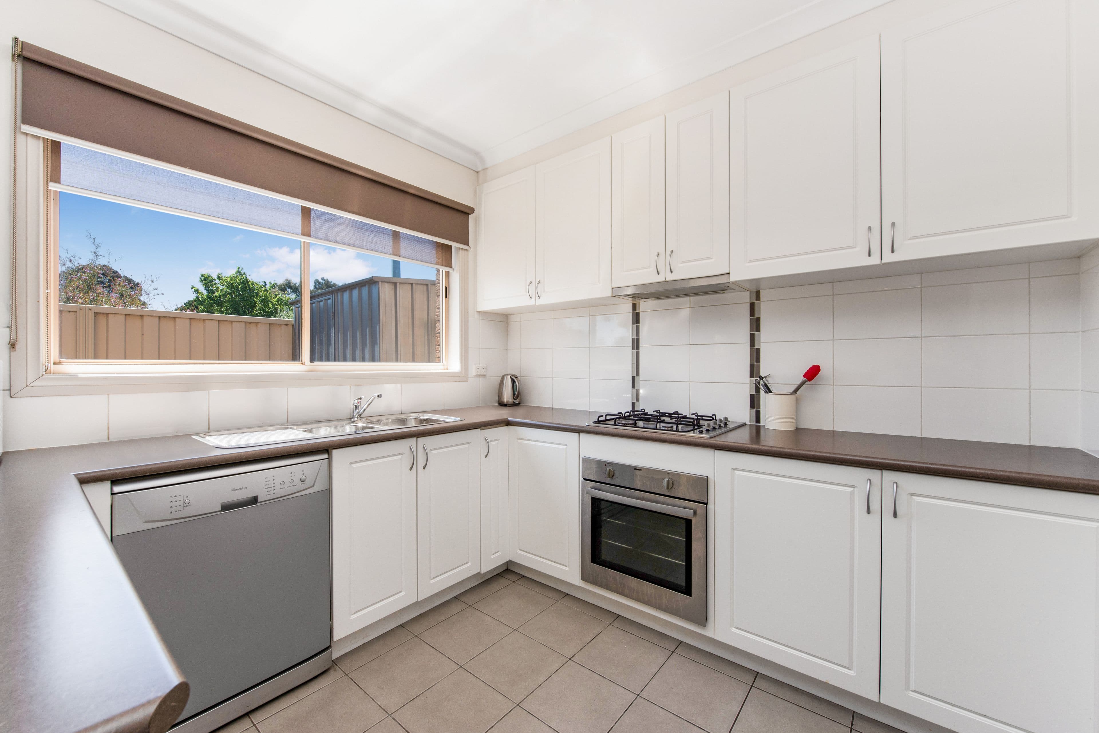 2-4 Bluehills Boulevard, Pakenham VIC 3810, Pakenham - Thumbnail 5