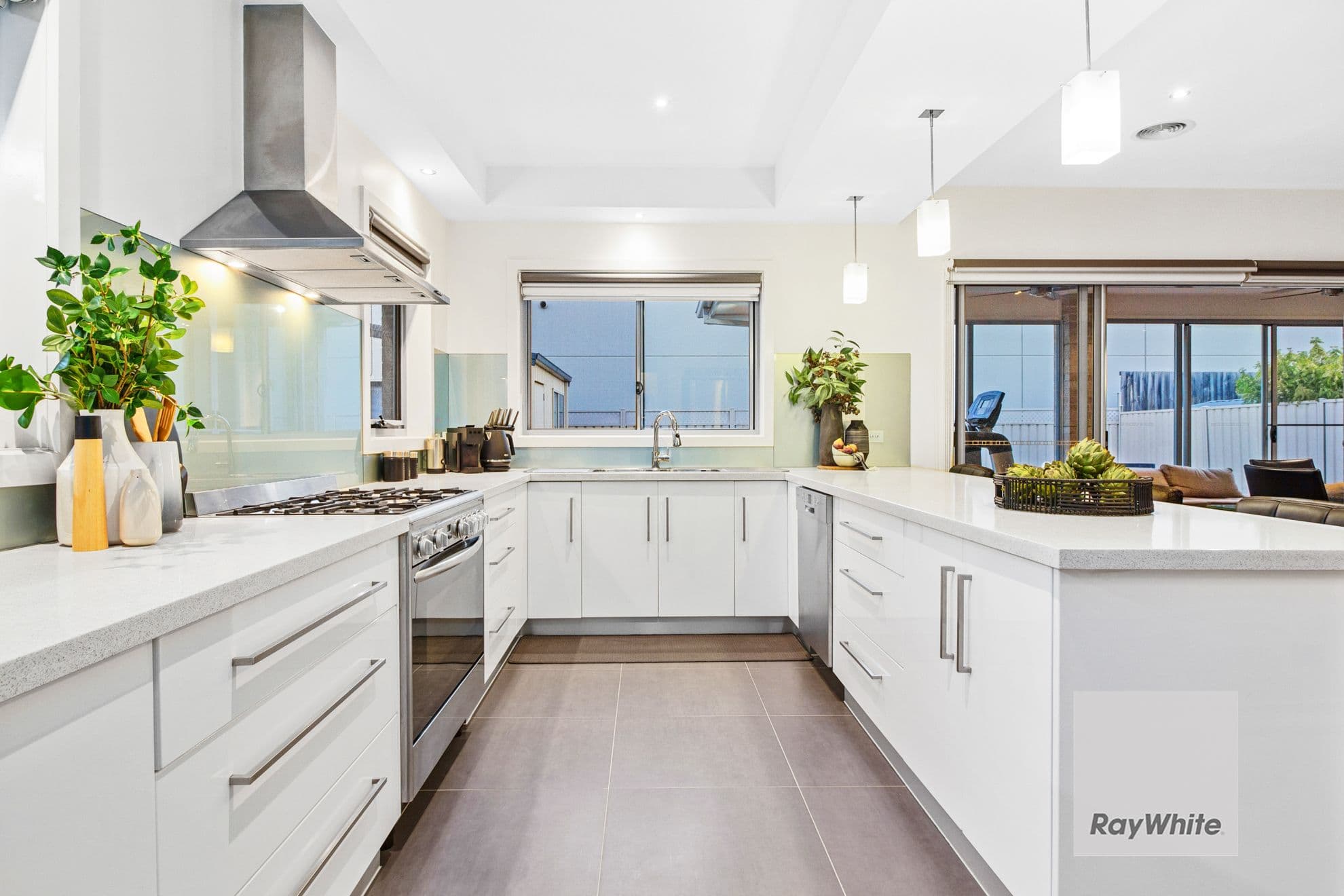 6 Wells Avenue, Taylors Hill VIC 3037, Taylors Hill - Thumbnail 5