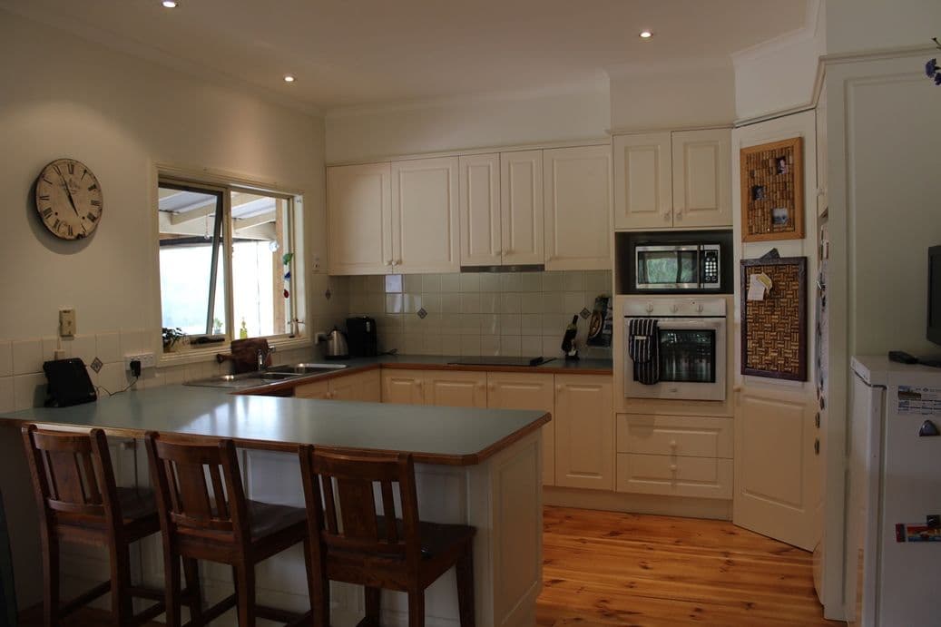 169 Robsons Road, Hamilton VIC 3300, Hamilton - Thumbnail 2