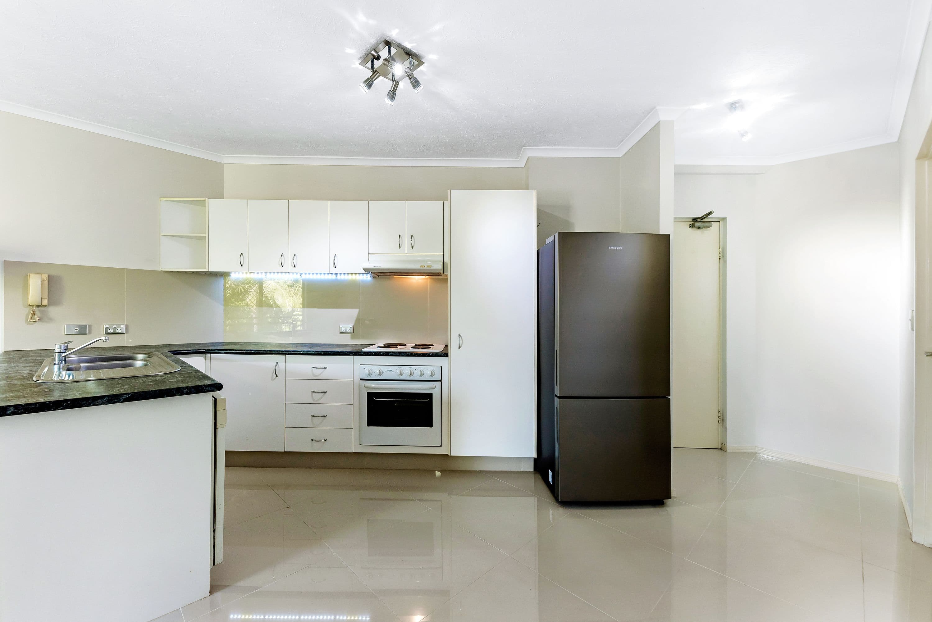 10-12 Bath Street, Labrador QLD 4215, Labrador - Thumbnail 5