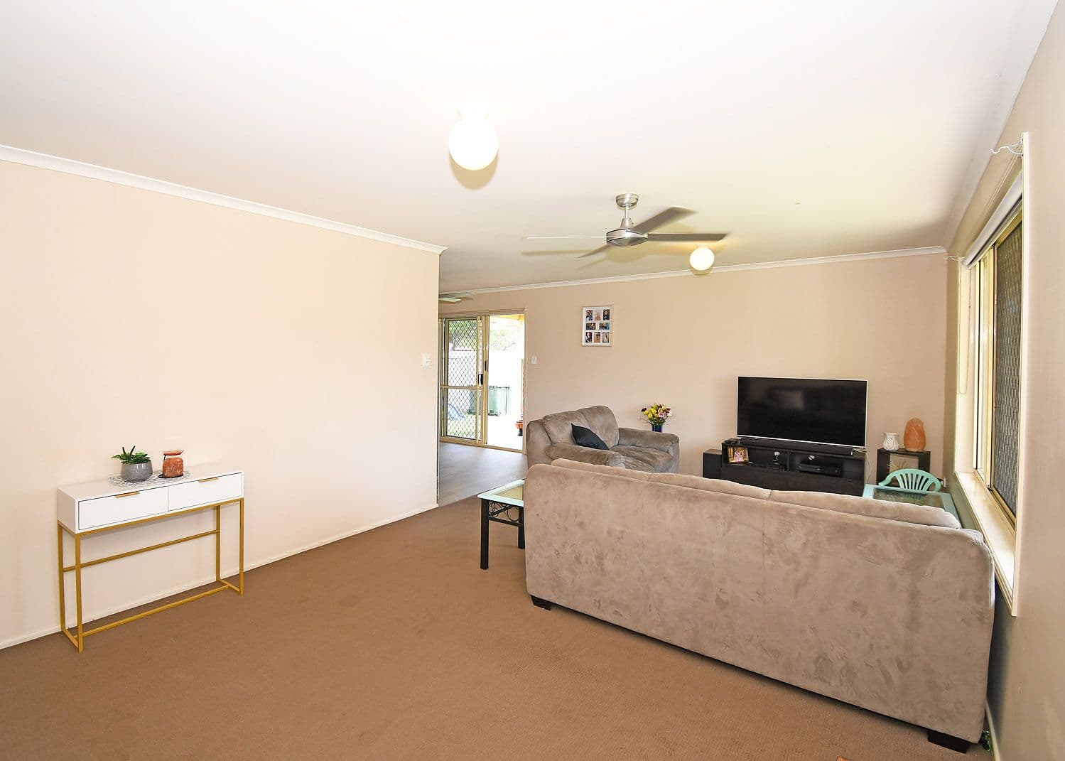 125 Hammond Street, Urangan QLD 4655, Urangan - Thumbnail 2