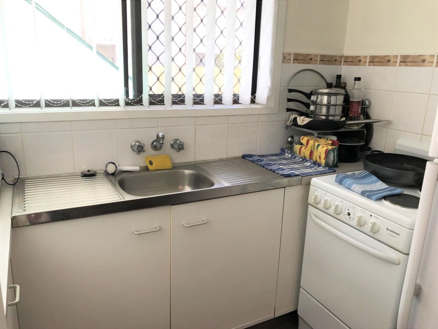 25 Ahern Street, Labrador QLD 4215, Labrador - Thumbnail 3