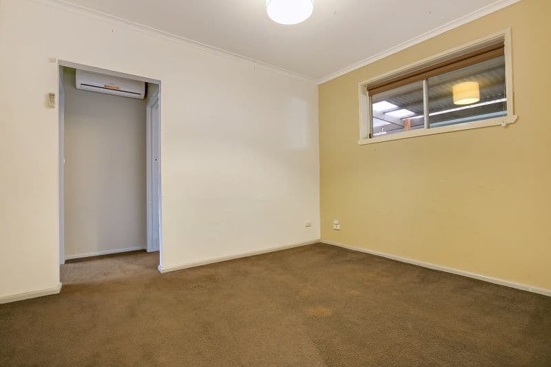 102 Rosemary Crescent, Frankston North VIC 3200, Frankston North - Thumbnail 8