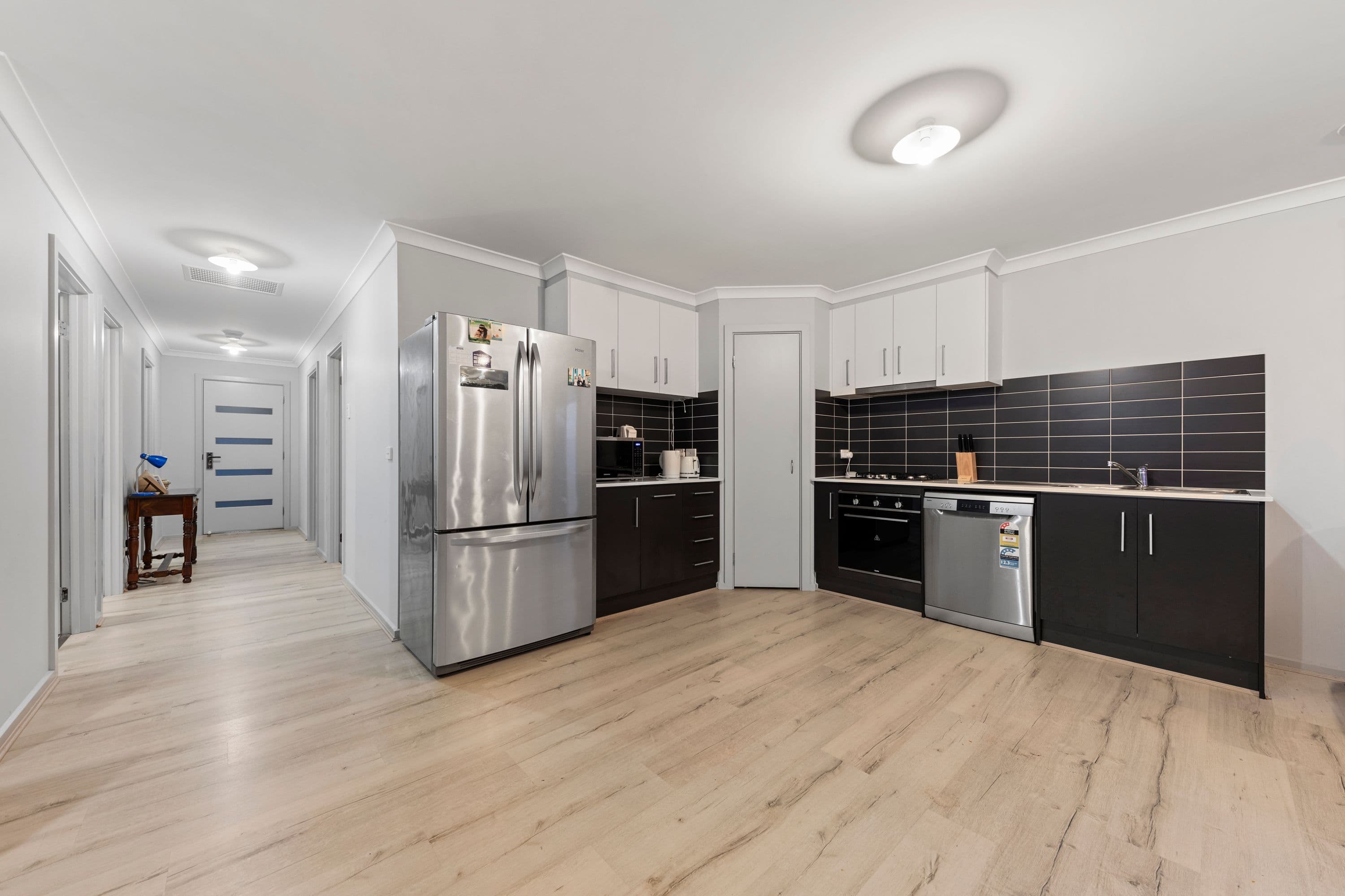 34 Henry Street, Pakenham VIC 3810, Pakenham - Thumbnail 4