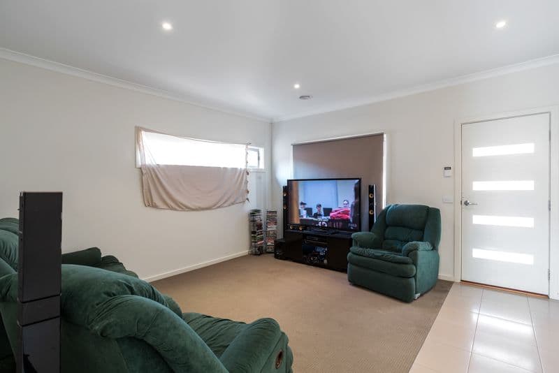 7 Fishburn Grove, MELTON WEST VIC 3337, Melton West - Thumbnail 4