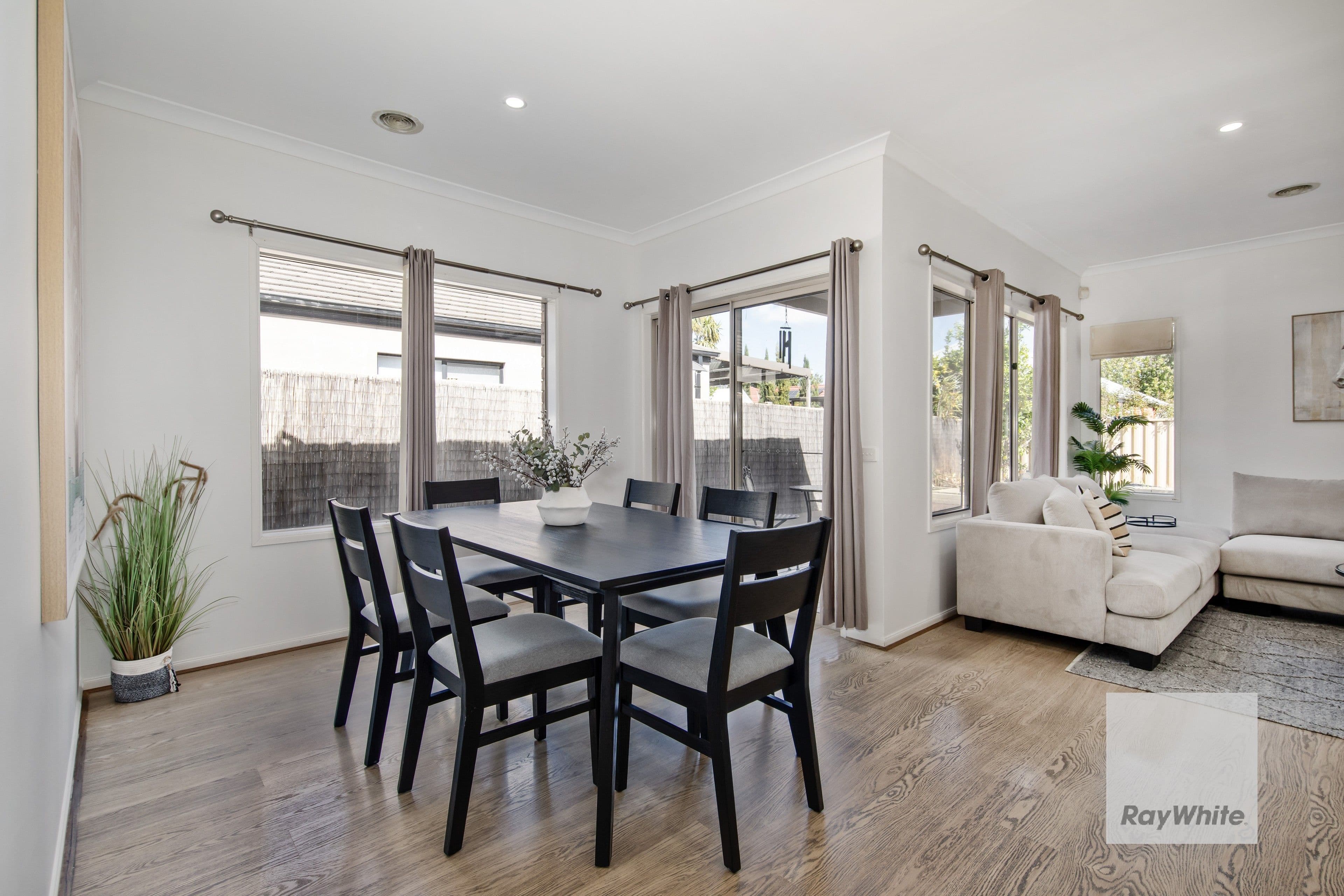 4 Landcox Way, Caroline Springs VIC 3023, Caroline Springs - Thumbnail 7