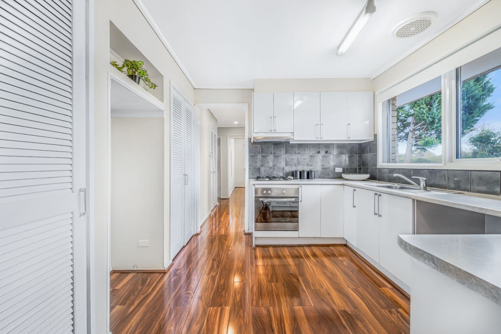 5 Wilfred Court, Glen Waverley VIC 3150, Glen Waverley - Thumbnail 3