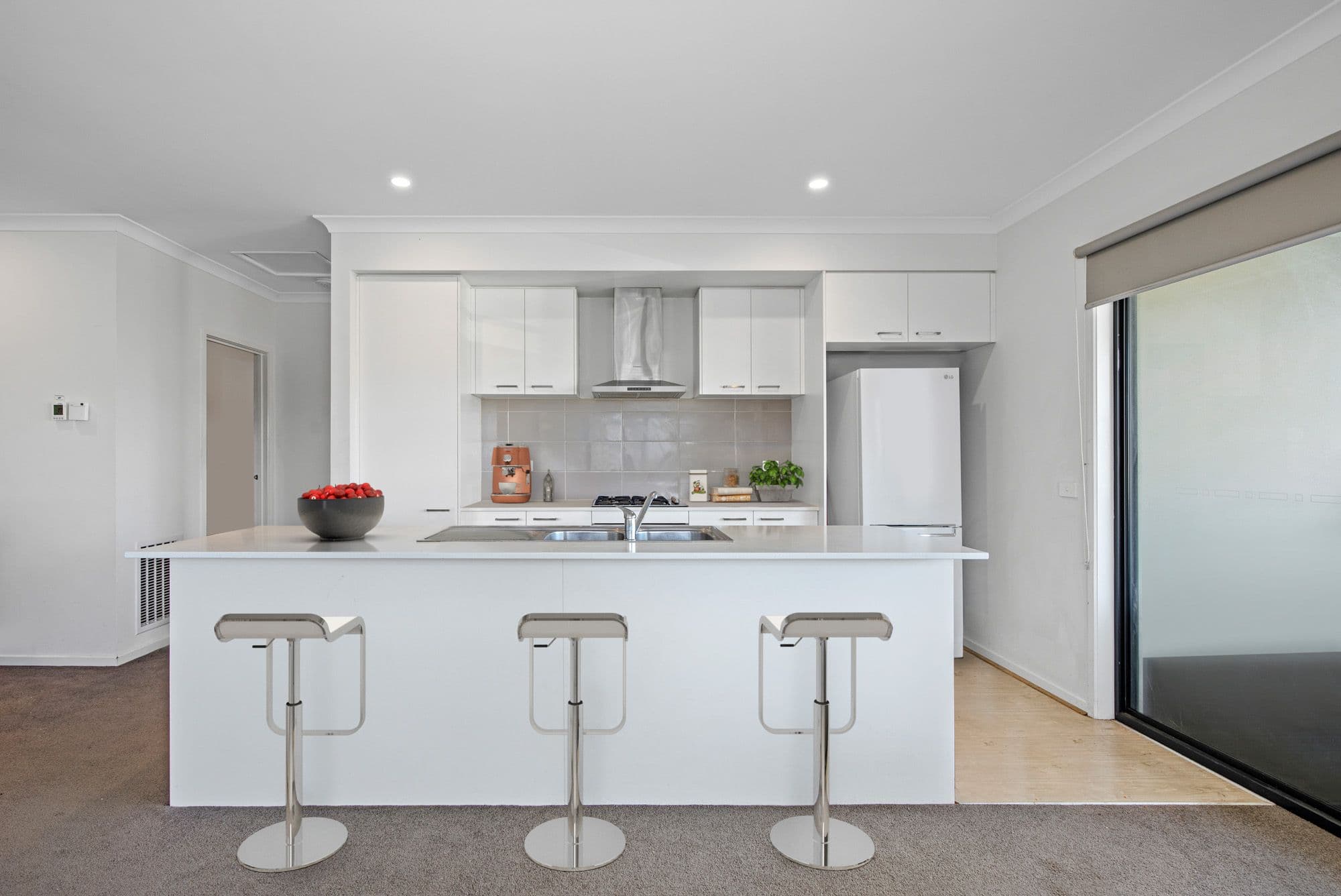 17 Duclair Avenue, Werribee VIC 3030, Werribee - Thumbnail 2