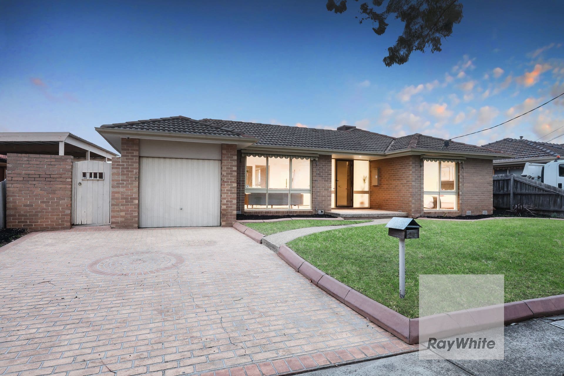 24 North Circular Road, Gladstone Park VIC 3043, Gladstone Park - Thumbnail 2