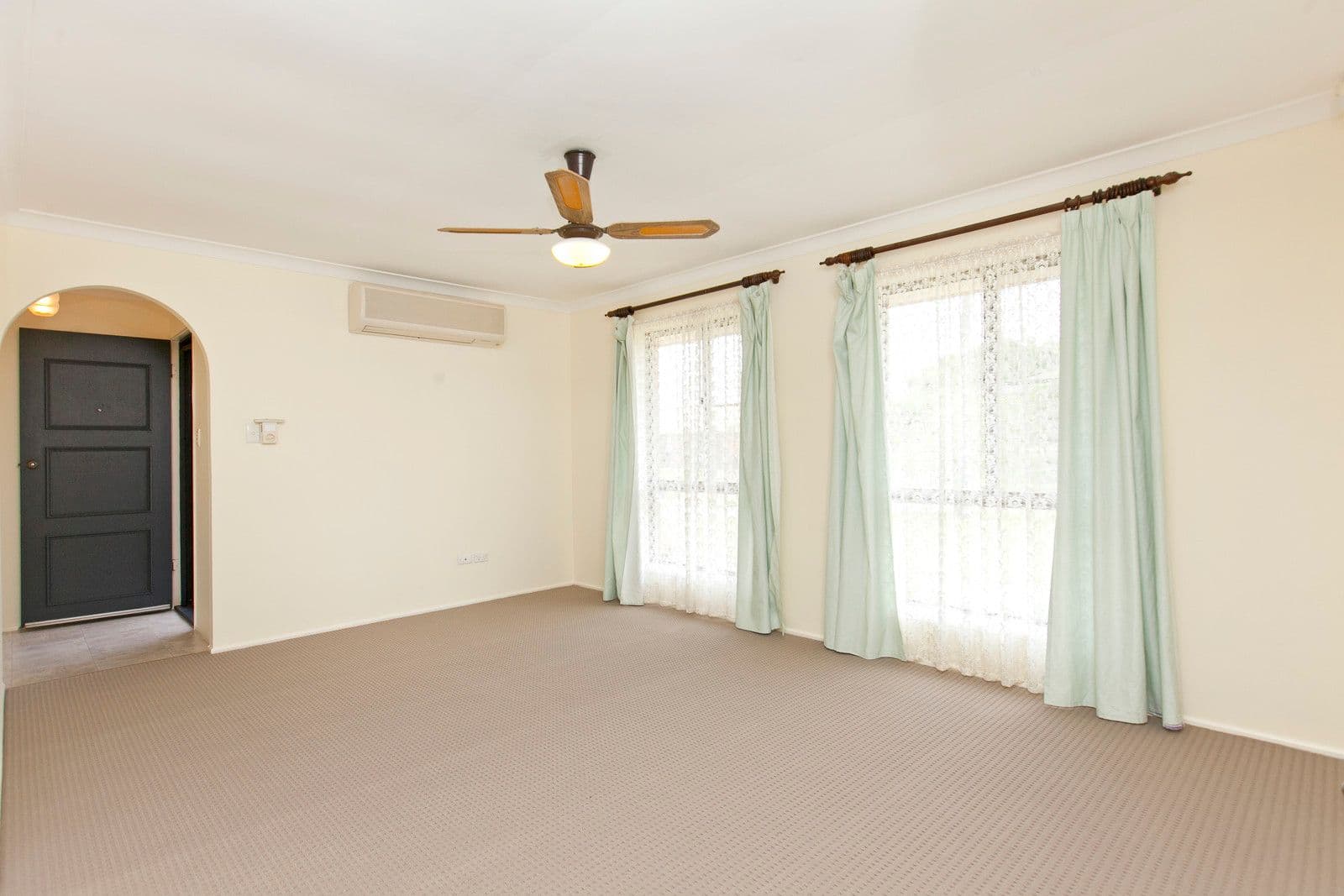 2 Tyne Court, ALEXANDRA HILLS QLD 4161, Alexandra Hills - Thumbnail 3
