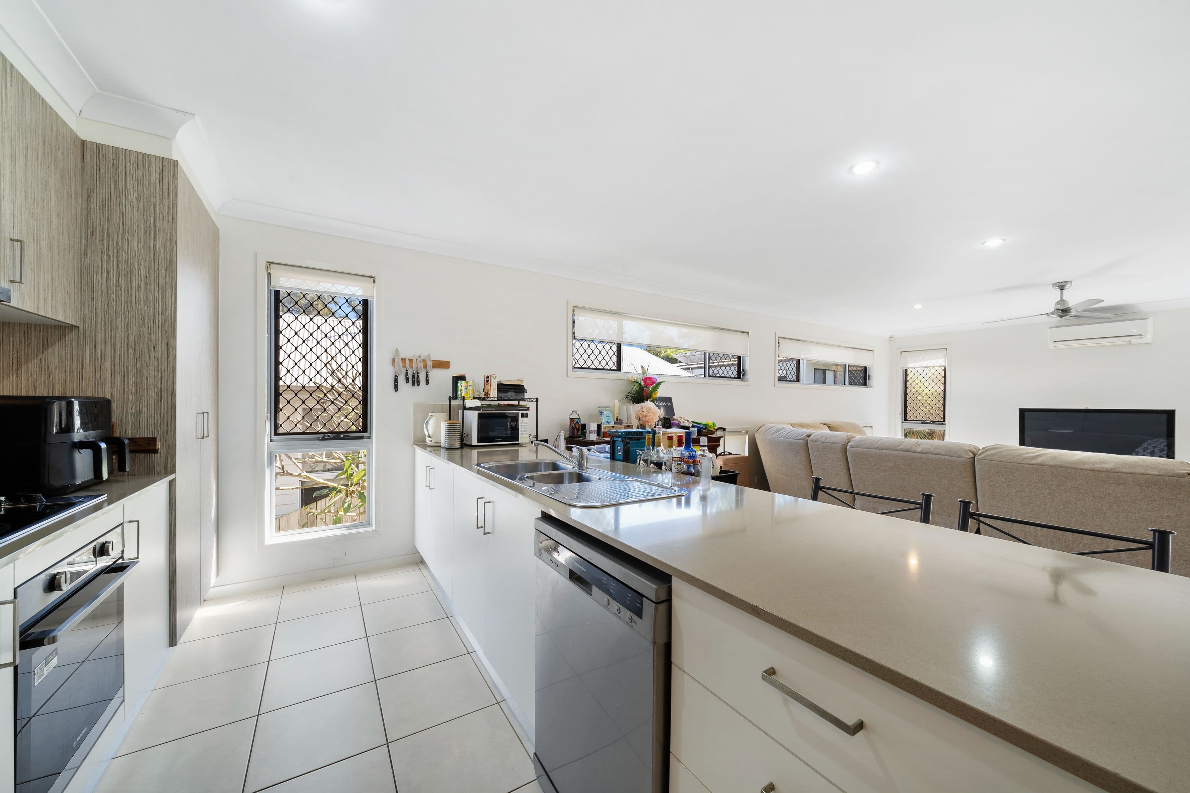 77 Willow Rise Drive, Waterford QLD 4133, Waterford - Thumbnail 3