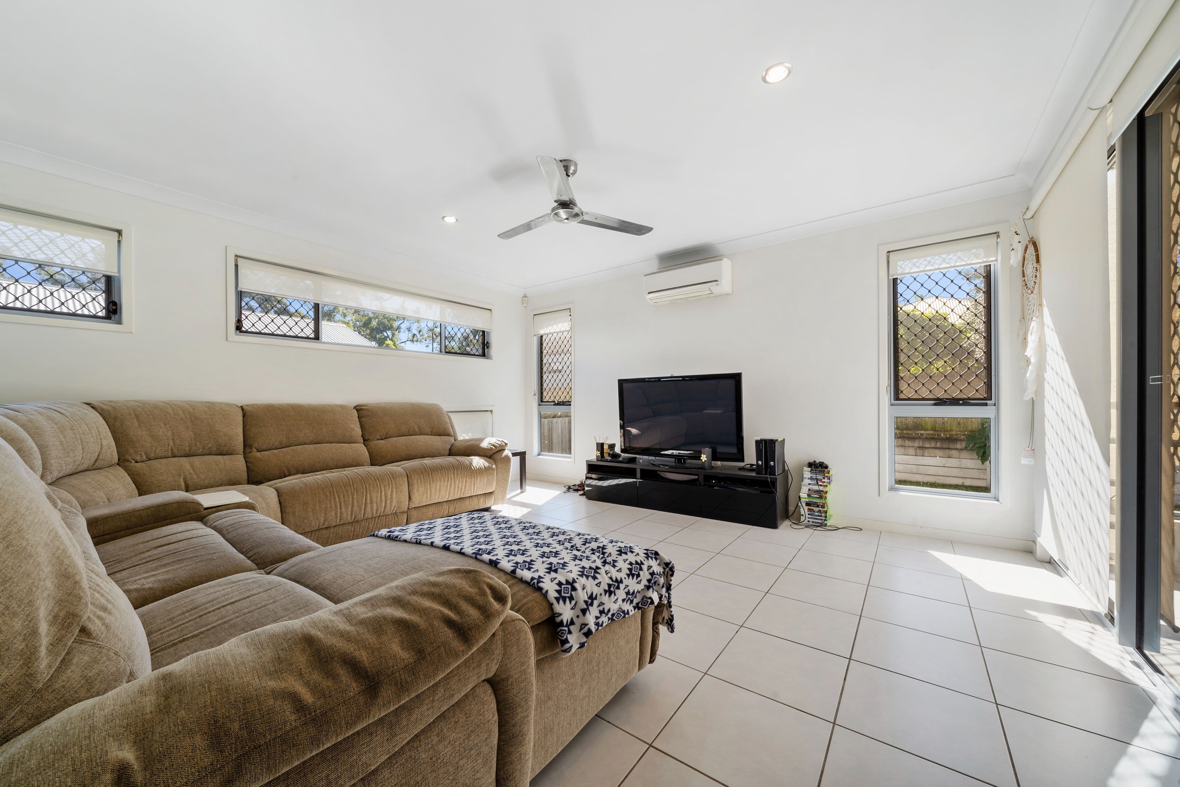 77 Willow Rise Drive, Waterford QLD 4133, Waterford - Thumbnail 4