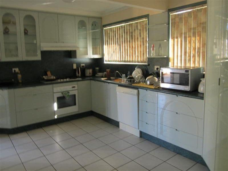 $2,147,483,647 (sold on 24-Oct-2011) House 2 beds | 2 bath | 1 car 26 Surrey Street RED HILL QLD 4059, Mount Isa City - Thumbnail 2