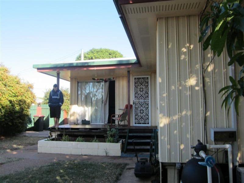 $2,147,483,647 (sold on 24-Oct-2011) House 2 beds | 2 bath | 1 car 26 Surrey Street RED HILL QLD 4059, Mount Isa City - Thumbnail 5