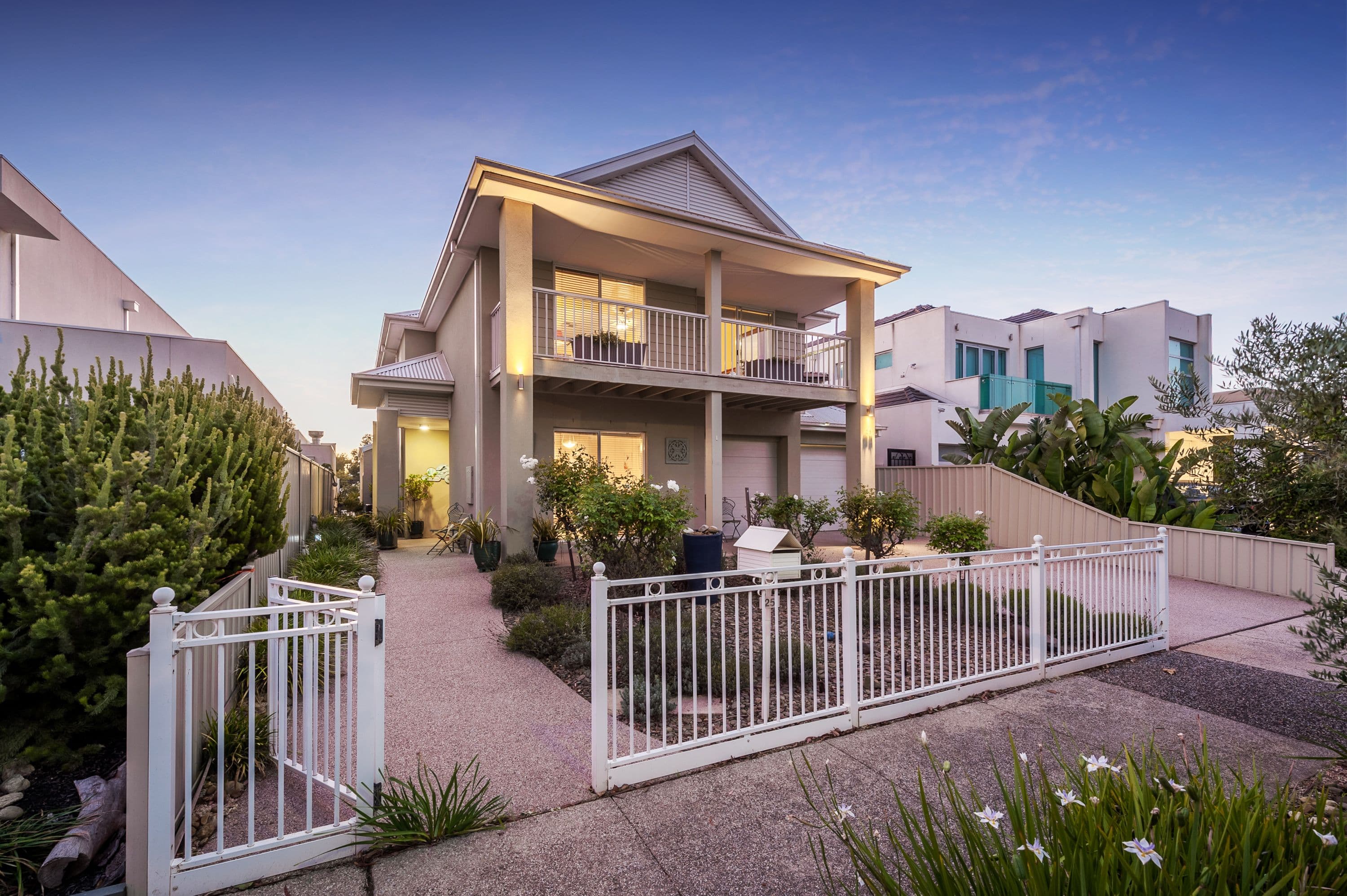 25 Coliban Gardens, Caroline Springs VIC 3023, Caroline Springs - Thumbnail 2