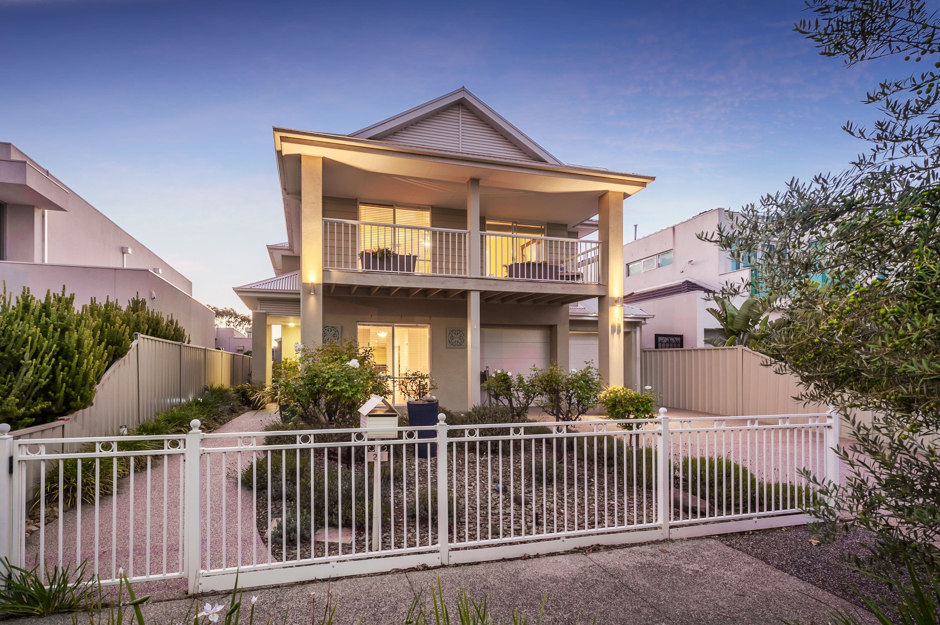 25 Coliban Gardens, Caroline Springs VIC 3023, Caroline Springs - Thumbnail 3