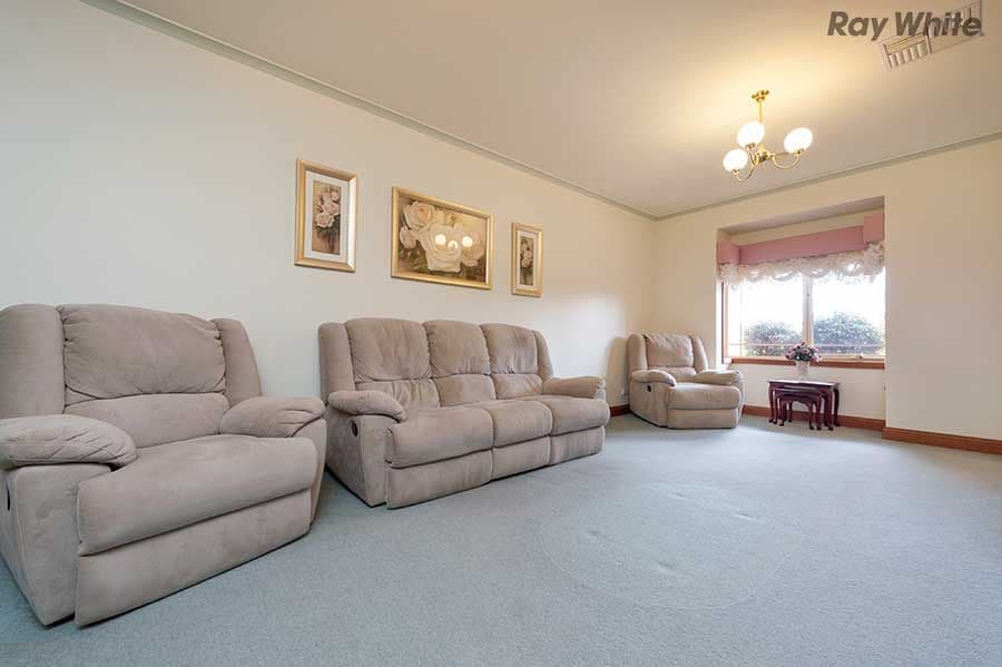34 Bedingham Drive, Hillside VIC 3037, Hillside - Thumbnail 2