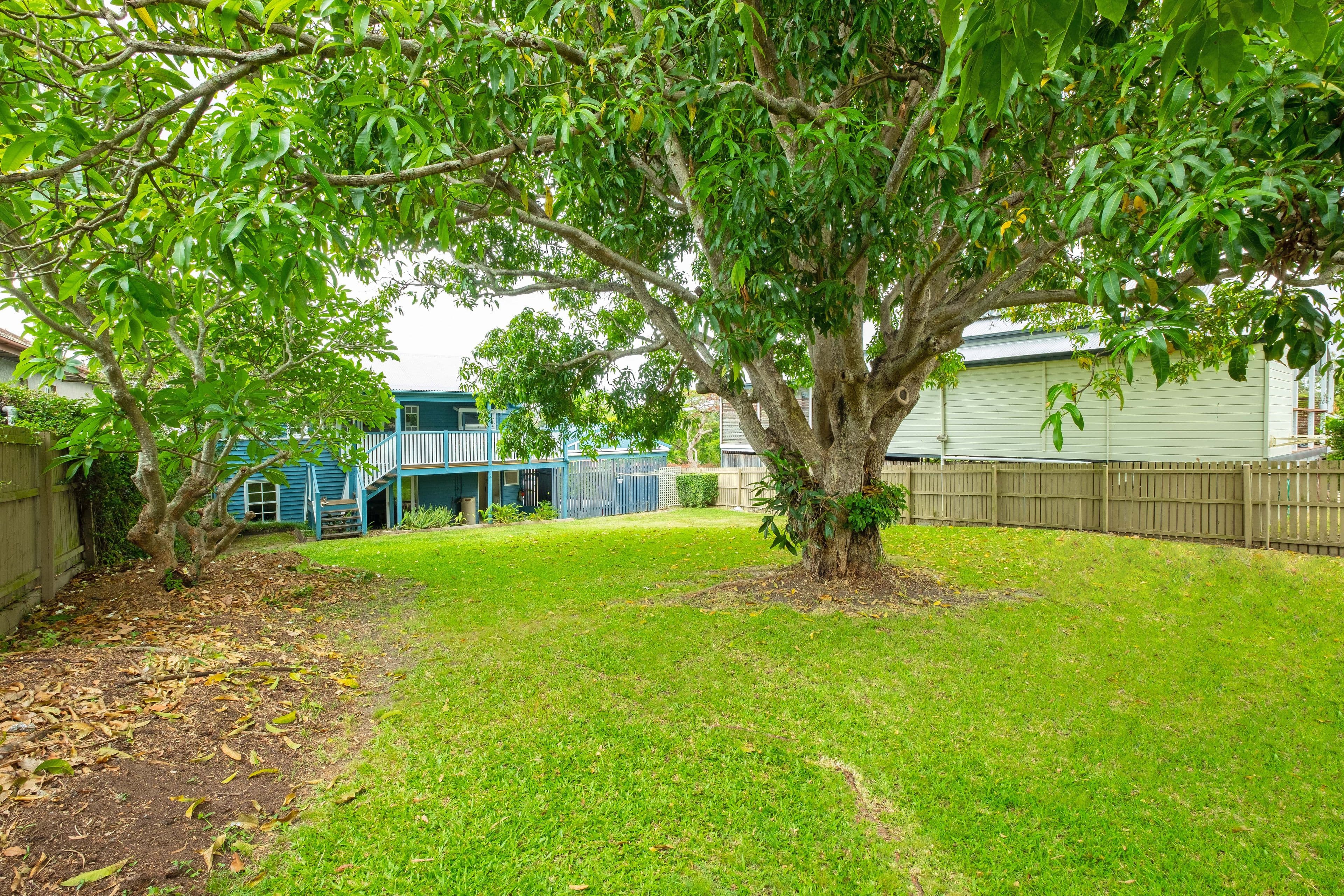 84 Victor Street, Holland Park QLD 4121, Holland Park - Thumbnail 2