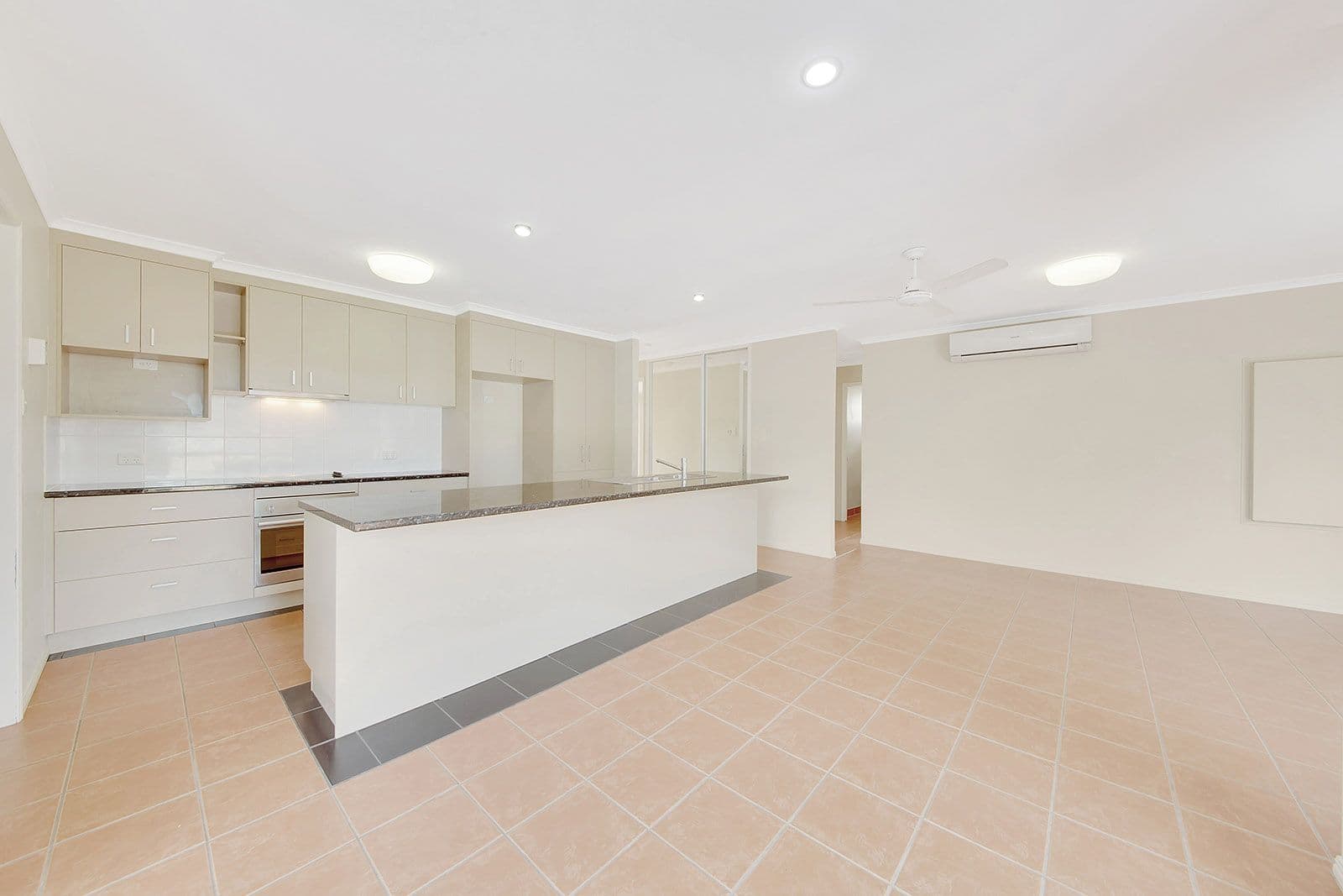 284 J Hickey Avenue, Clinton QLD 4680, Clinton - Thumbnail 3