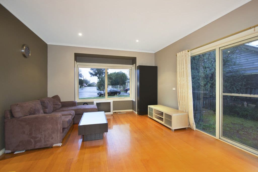 12 Surrey Crescent, OAKLEIGH EAST VIC 3166, Oakleigh East - Thumbnail 2