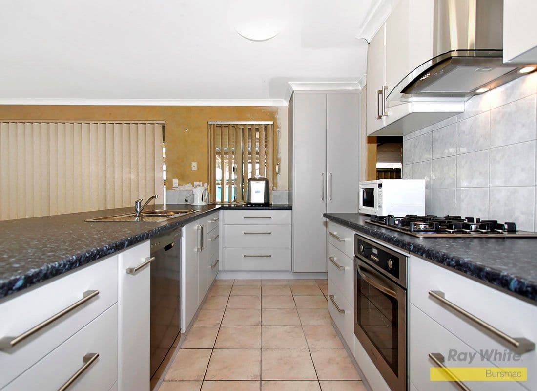 4 Peacock Green, BALLAJURA WA 6066, Ballajura - Thumbnail 3