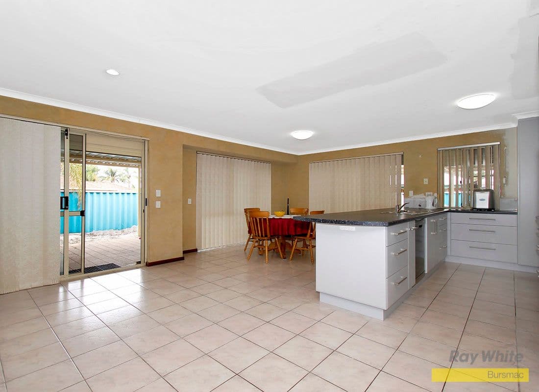 4 Peacock Green, BALLAJURA WA 6066, Ballajura - Thumbnail 5